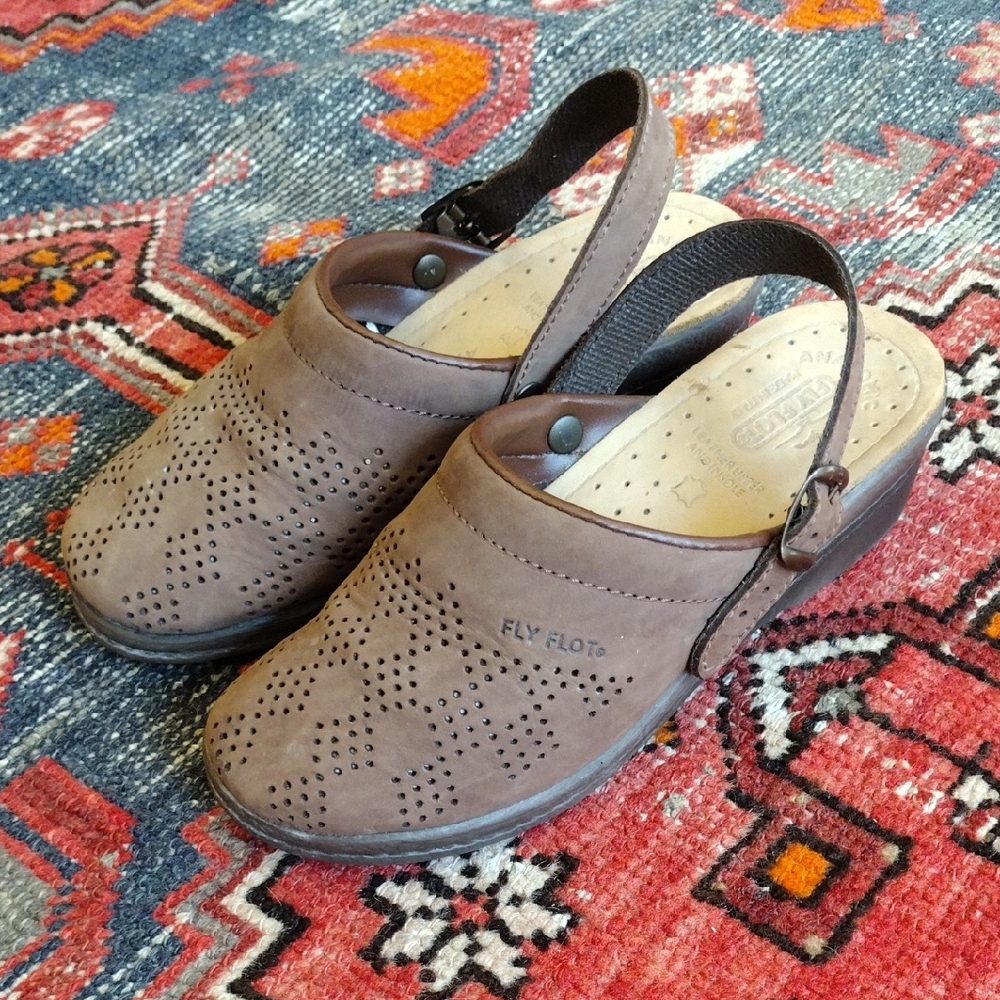 Fly Flot Daisy Nubuck Slingback Mule
